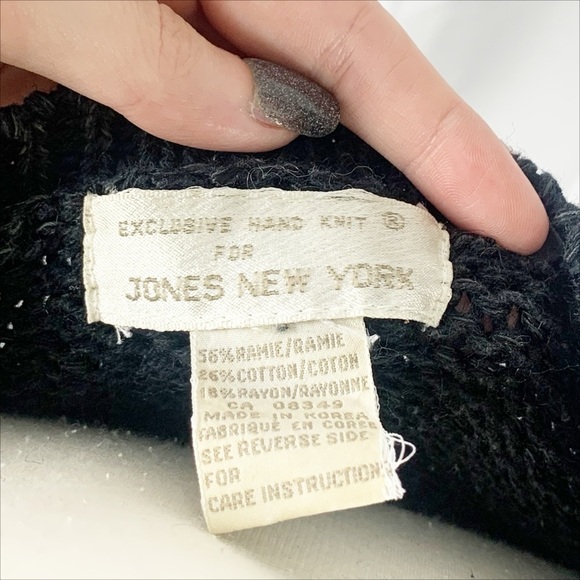Vintage Jones New York Hand-Knit Black Short Sleeve Sweater - Picture 6 of 8
